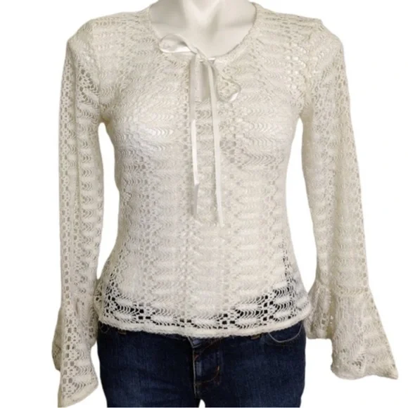 Rampage Crocheted Lace Keyhole Tie Bell Sleeve Blouse EUC sz S - Picture 14 of 14